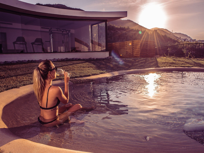 Sport & Beauty 2, Gillham Vineyard Hotel