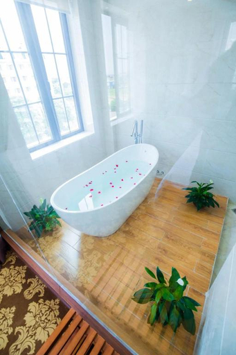 Bathroom 4, Grand Hotel, Hòa Bình