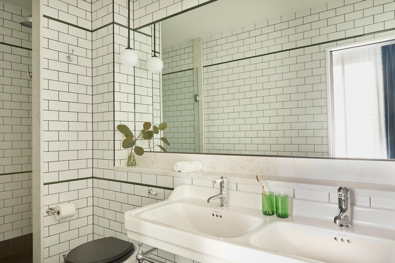 Bathroom 4, Haddington House, Dublin