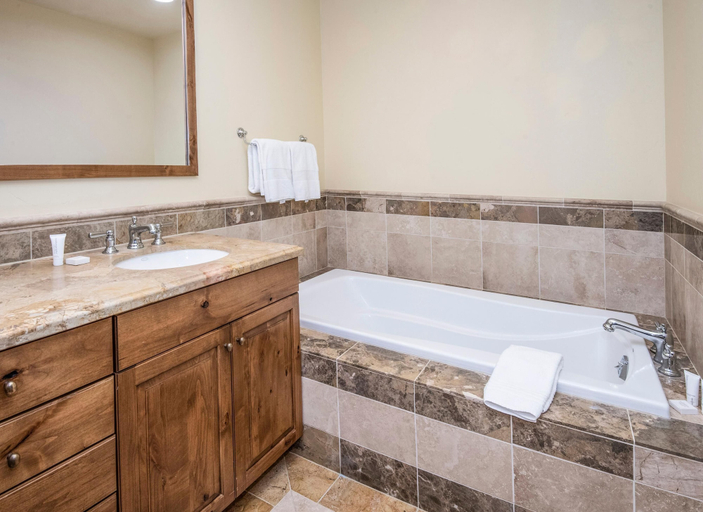 Bathroom 3, Beaver Creek Landing A204, 3BD 3.5ba Ski In/out Condo, Eagle