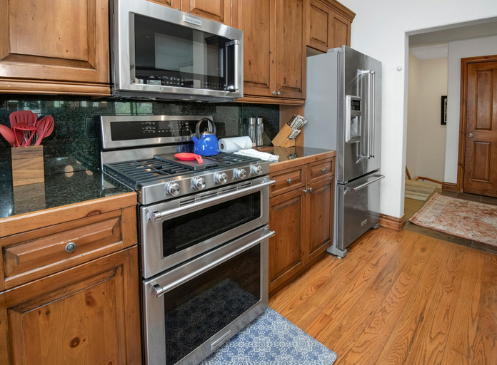 Private kitchen 4, Brookside Townhome 201, 3BD in Avon With Amenities, Eagle