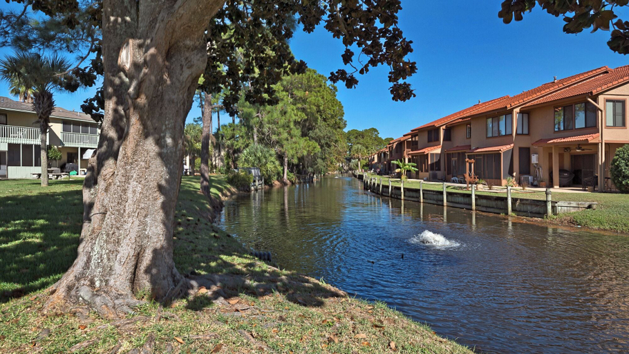 Exterior 3, 2BR End-unit Townhome Private Beach Access & Heated Pools - Sleeps 8, Bay