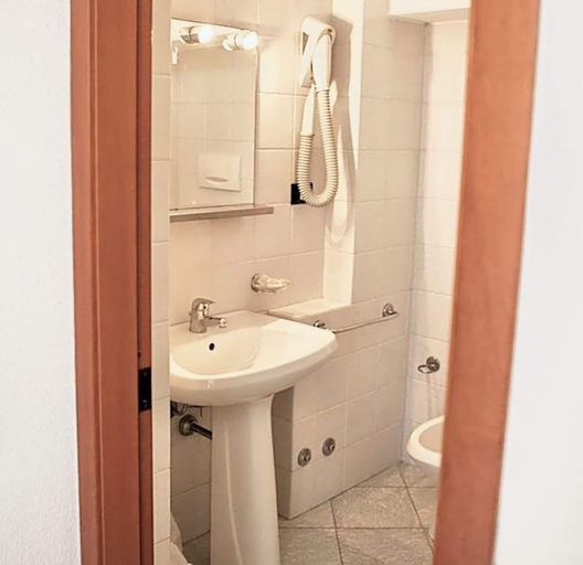 Bathroom 4, Hotel in Palau just 600 mt from the sea, Olbia-Tempio