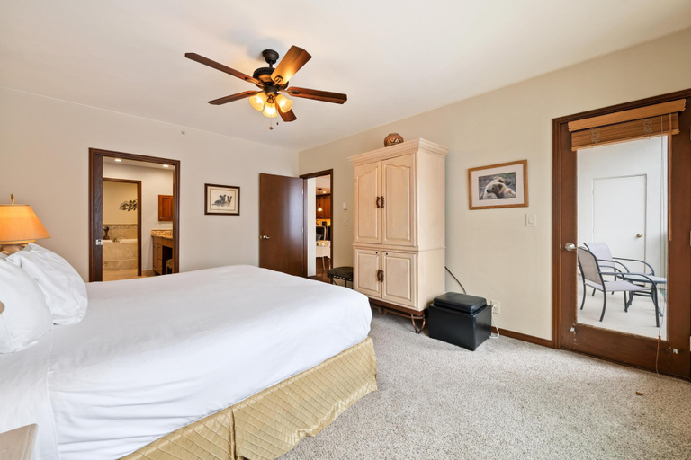 Room 5, Borders Lodge U203 1BD Beaver Creek Ski-in, Ski-out Condo, Eagle