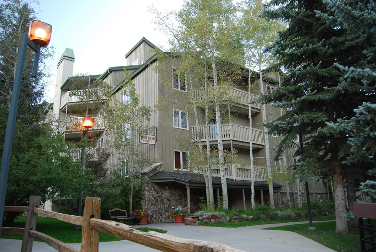 Exterior 3, Westwind 208b Hotel Room in Lionshead Village, Eagle