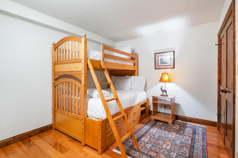 Room 2, Borders Lodge L403 2BD Beaver Creek Ski-in, Ski-out Condo, Eagle