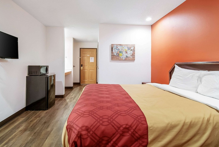 Others 5, Econo Lodge Franklin, Johnson