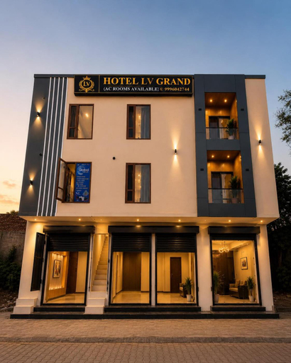 Exterior & Views