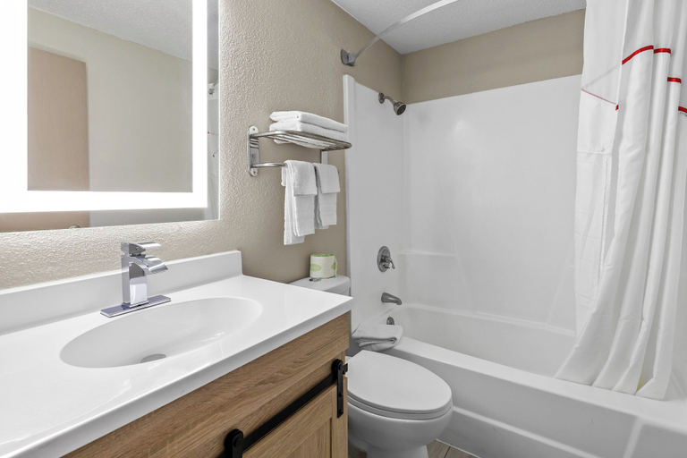 Bathroom 4, Red Roof Inn Ames, Story