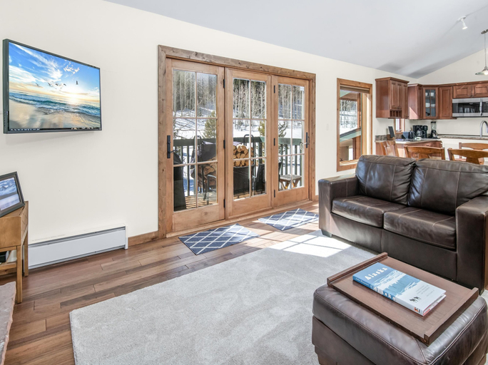 Living area 2, Timber Falls 1005, 3BD East Vail Condo With Amenities, Eagle