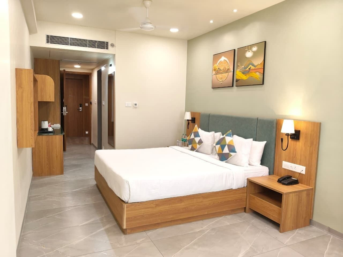 Room 3, Imperia by The Sky Imperial SOU, Narmada