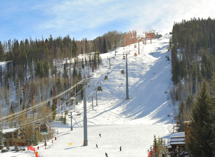 Snow and ski sports 2, Treetops 4C, 3bd, 2.5ba Ski-in Ski-out Condo, Eagle