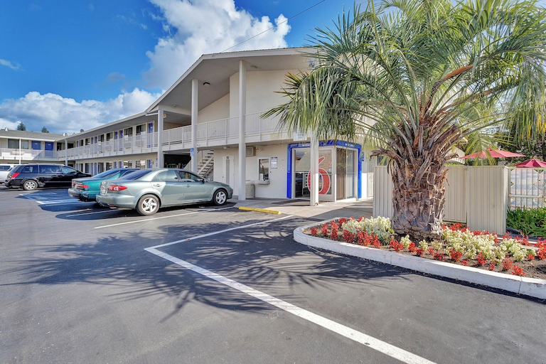 Exterior & Views 1, Motel 6 – Santa Rosa, CA - South, Sonoma