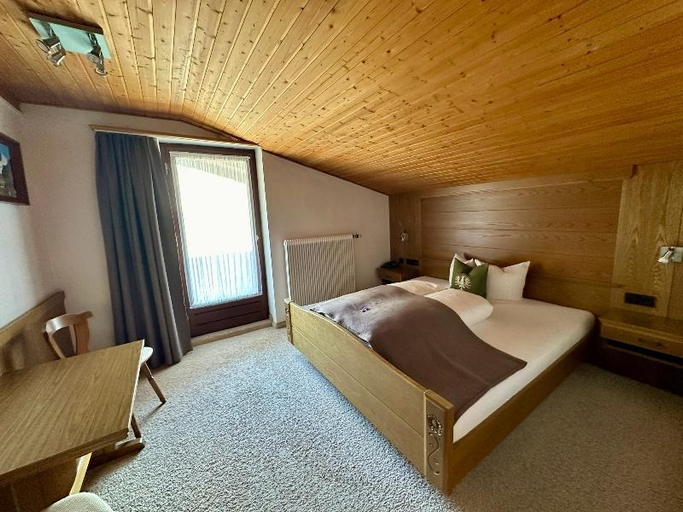 Bedroom 3, Hotel Zirbenhof, Imst