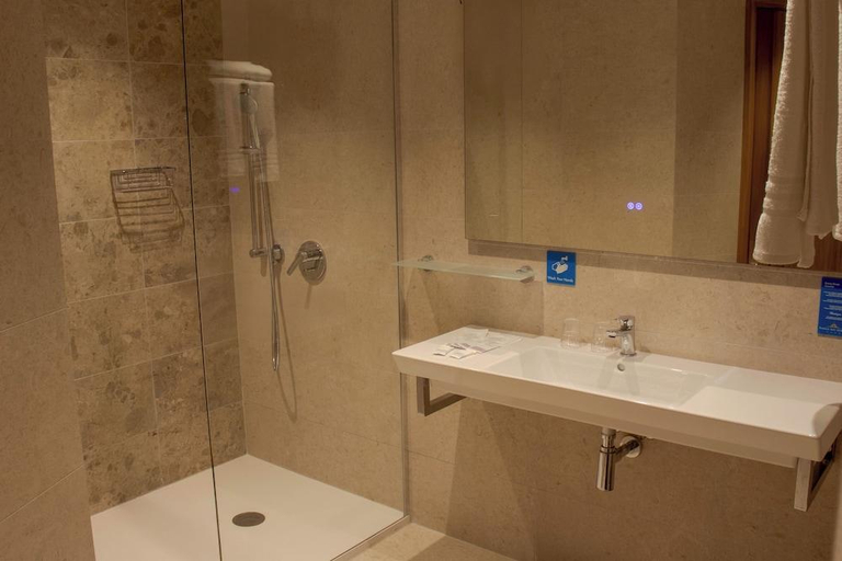 Bathroom 5, Ramla Bay Resort