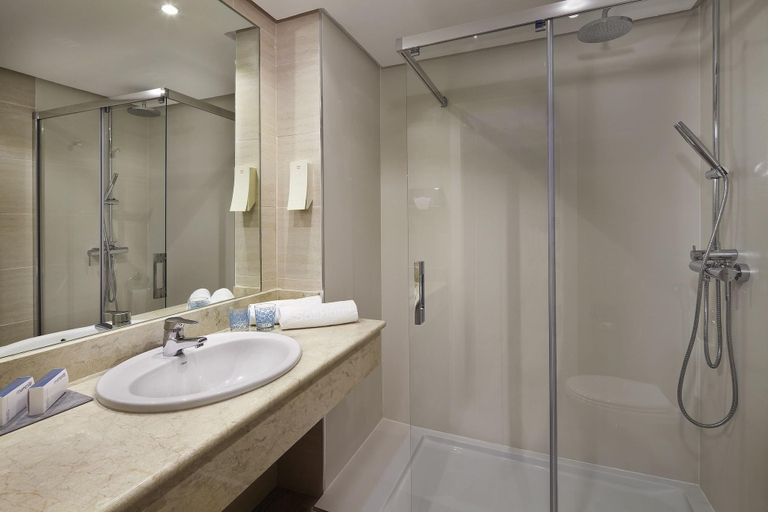 Bathroom 5, Hotel Ocean House Costa del Sol, Málaga