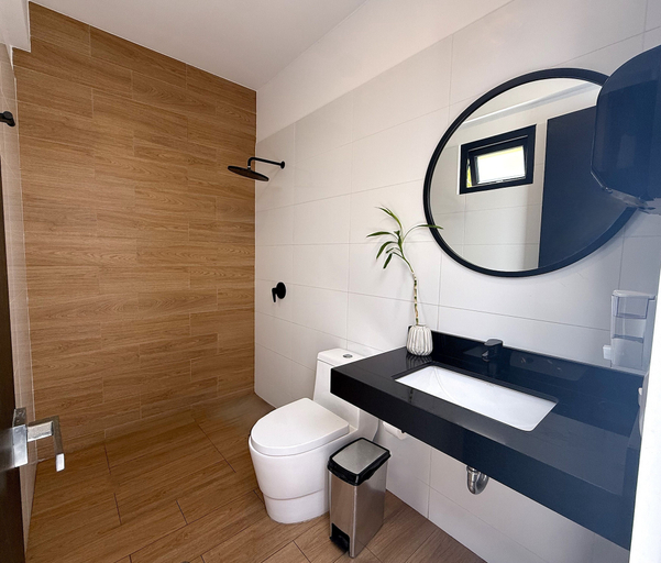Bathroom 4, Aparts4Days 1 or 2 Bedroom Apart SanIsidro NearLimaGolf, Lima