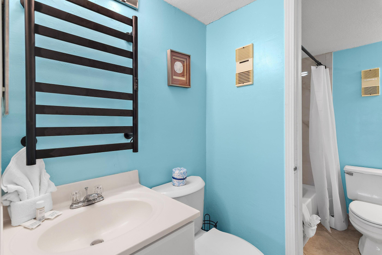 Bathroom 4, Sundestin 1415, Okaloosa