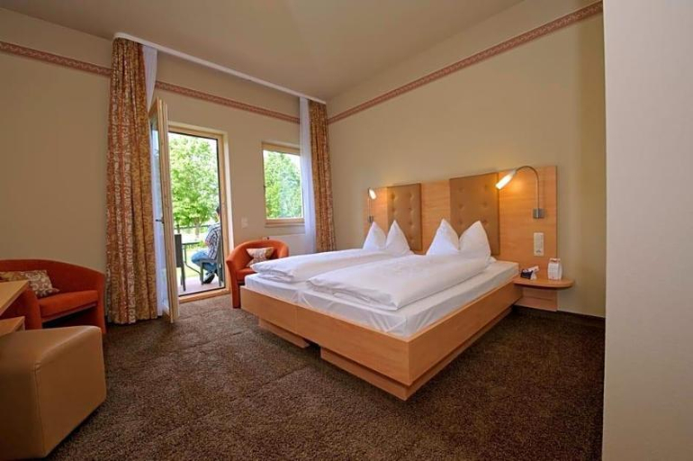 Bedroom 3, Land-gut-Hotel Hotel Adlerbrau, Weißenburg-Gunzenhausen
