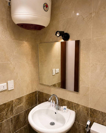 Bathroom 4, Pyramids Kingdom, Al-Ahram
