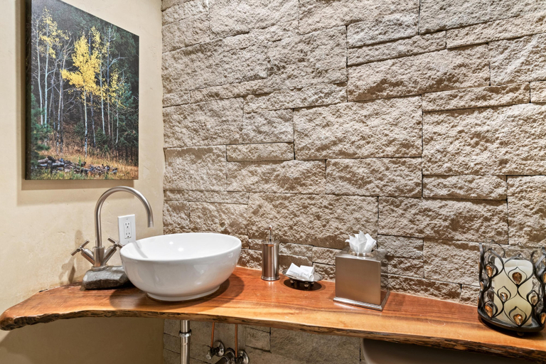 Bathroom 2, Borders Lodge L406 3BD Beaver Creek Ski-in, Ski-out Condo, Eagle