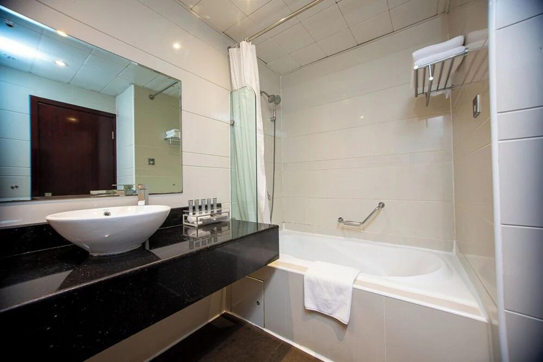 Bathroom 4, Lancaster Kumasi City Hotel, Kumasi
