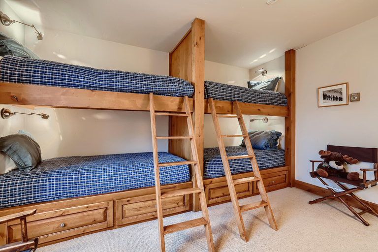 Room 3, Treetops 5C, 3BD Ski-in Ski-out Condo, Eagle