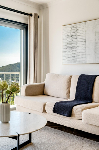 Room 3, Camps Bay 2 Bed with Sea Views Shoreline Views, City of Cape Town