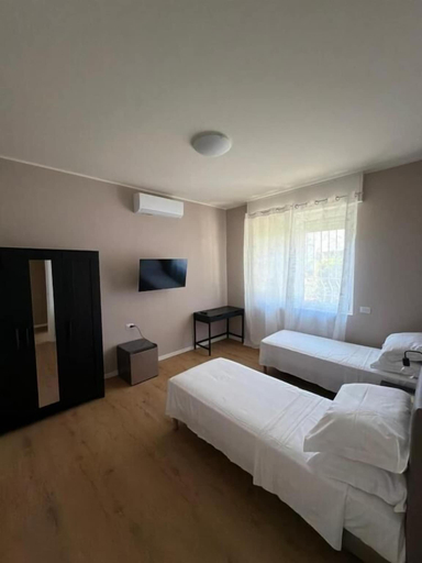 Room 5, 88 Destination, Bergamo