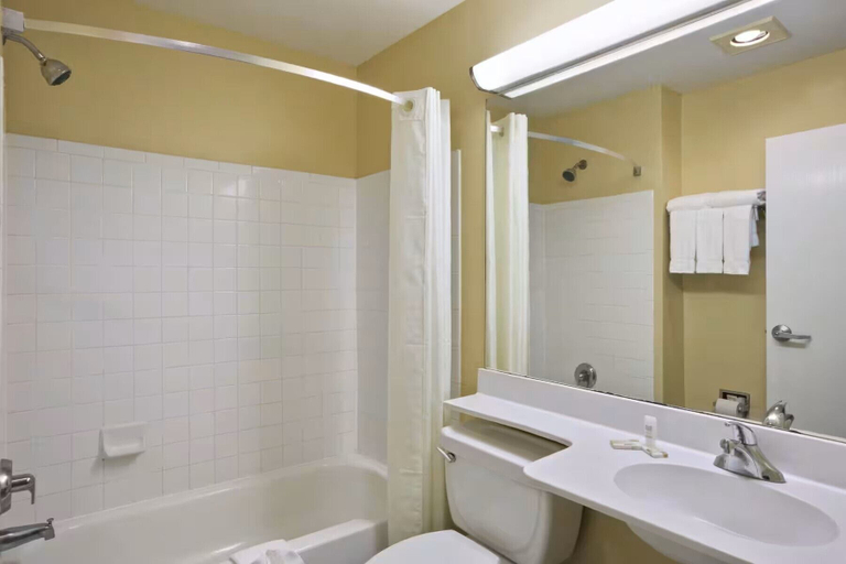 Bathroom, Red Stick Hotel, East Baton Rouge
