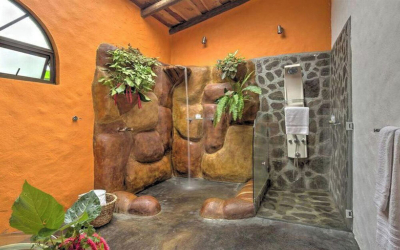 Spa, Arenal Rainforest, San Carlos