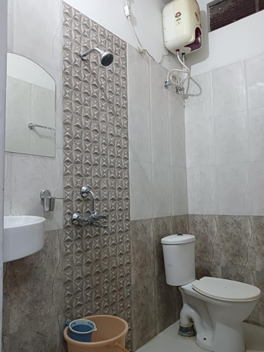 Bathroom 4, Varuna Palace, Varanasi