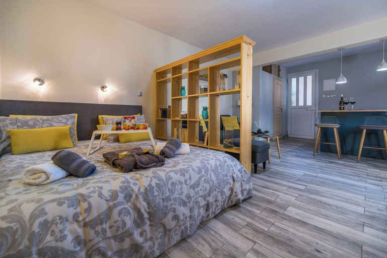 Room 5, Jasmine Studio - at the Heard of old Town, Crete