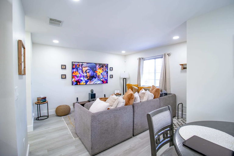 Interior 4, Good Vibes Oasis - Cozy Townhome With Parking, Miami-Dade