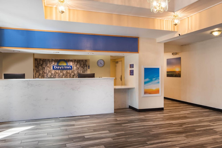 Public Area, Days Inn by Wyndham Macon I-75 North, Bibb