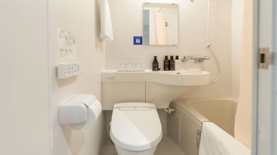 Bathroom 4, COMPASS HOTEL OSAKA HONMACHI, Osaka