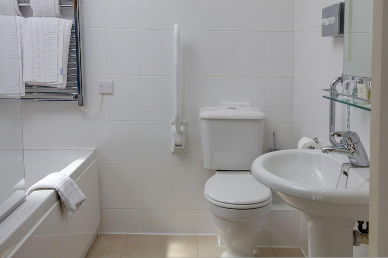 Bathroom 5, Norfolk Royale Hotel, Bournemouth