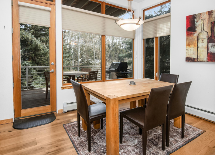 Dining 4, Savoy Villas 4D, 3BD Vail Condo With Garage, Eagle