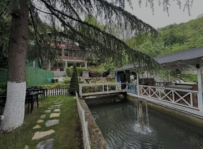Outdoor dining 2, Özde Dağ Evi