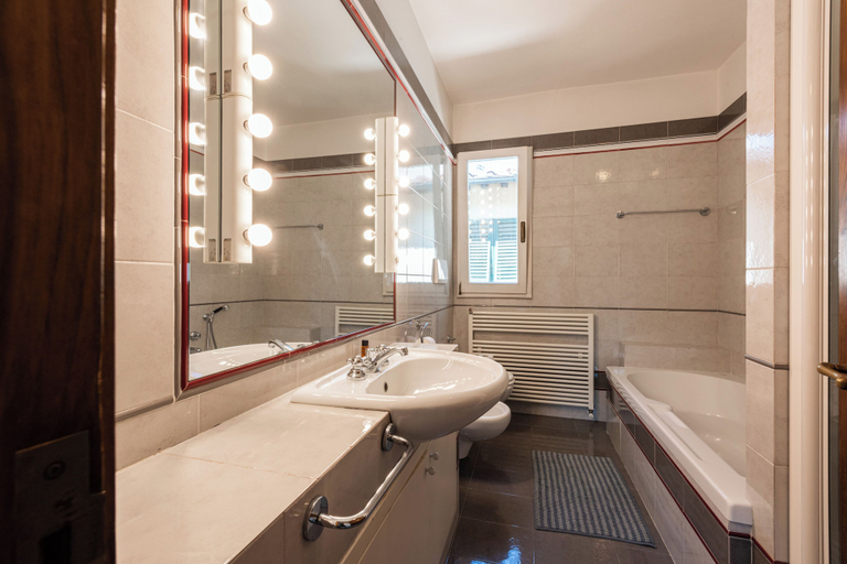 Bathroom 4, San Giovanni House by Mmega, Florence