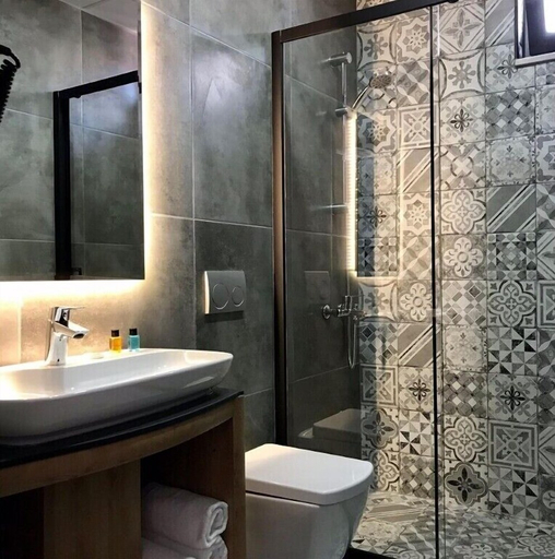 Bathroom 3, CSK OTEL, Merkez