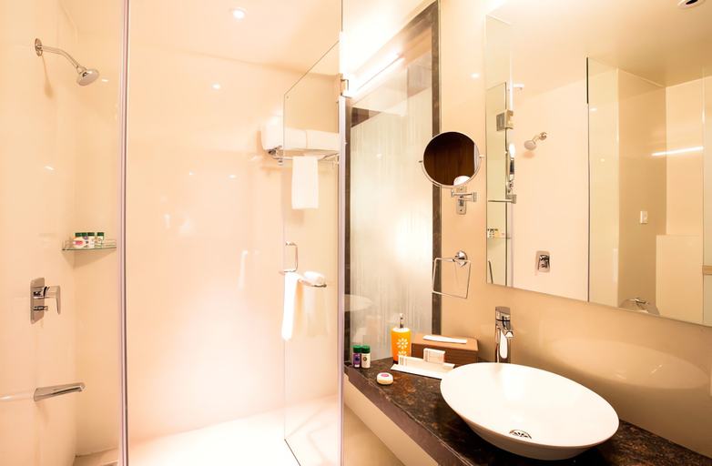 Bathroom 4, 6 ONYX, Pune