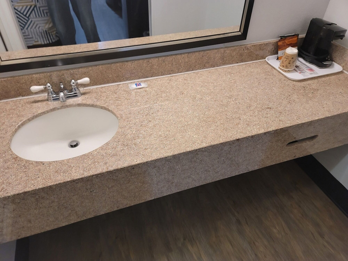 Bathroom 4, Studio 6 Suites Hinesville, GA, Liberty