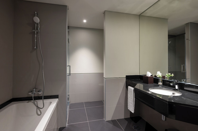 Bathroom, Vila Gale Collection Hotel Monte do Vilar, Beja