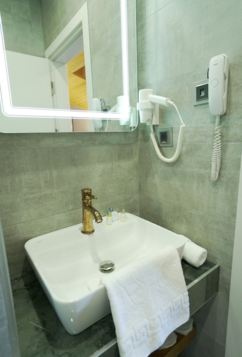 Bathroom 5, Homey Airport Hotel, Arnavutkoy