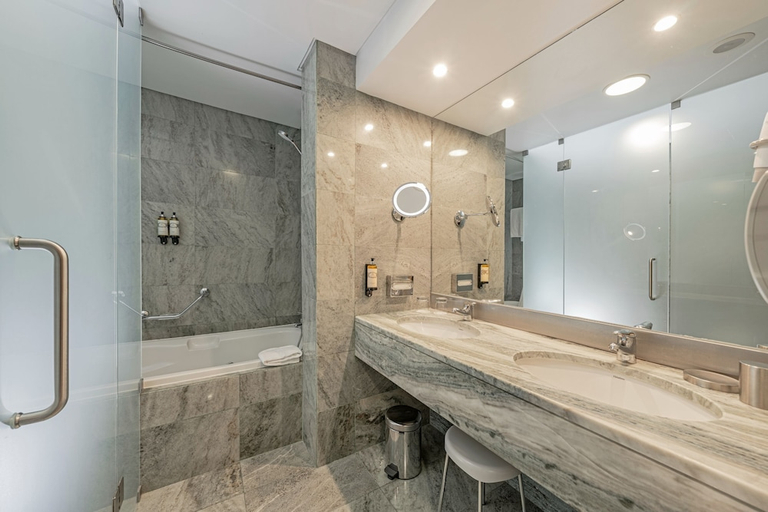 Bathroom 5, Hotel Marina Atlântico, Ponta Delgada