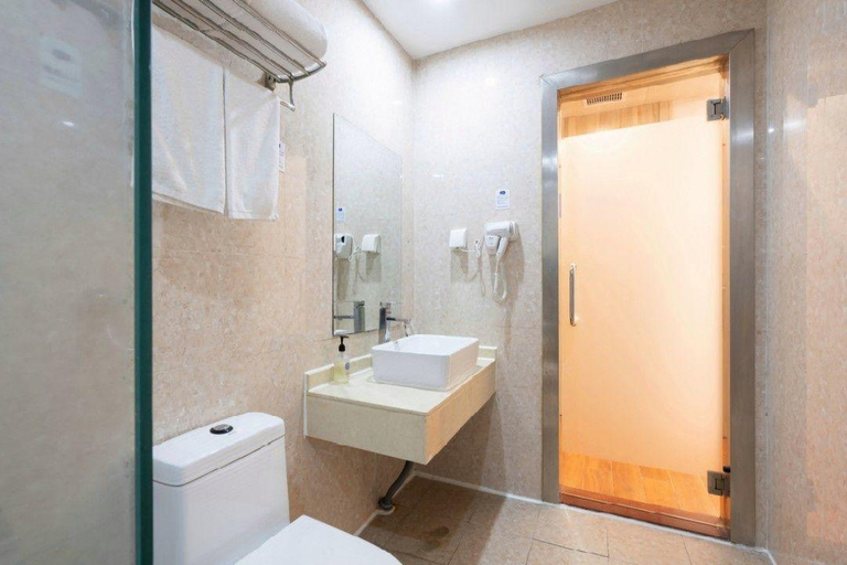 Bathroom 5, Hanting Shenzhen Dongmen Pedestrian Street Hotel, Shenzhen
