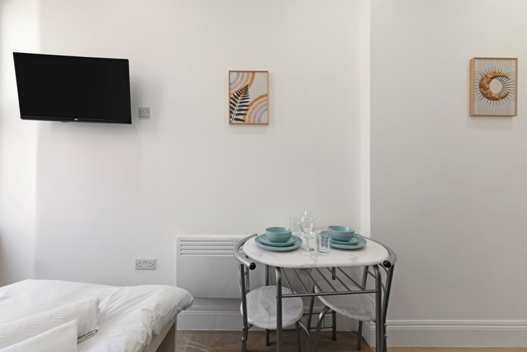 Room 4, Charmstay Westbourne PArk, London