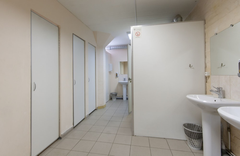 Bathroom 3, Vyborghostel, Vyborgskiy rayon