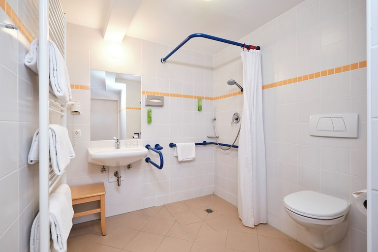 Bathroom 4, JUFA Hotel Meersburg, Bodenseekreis